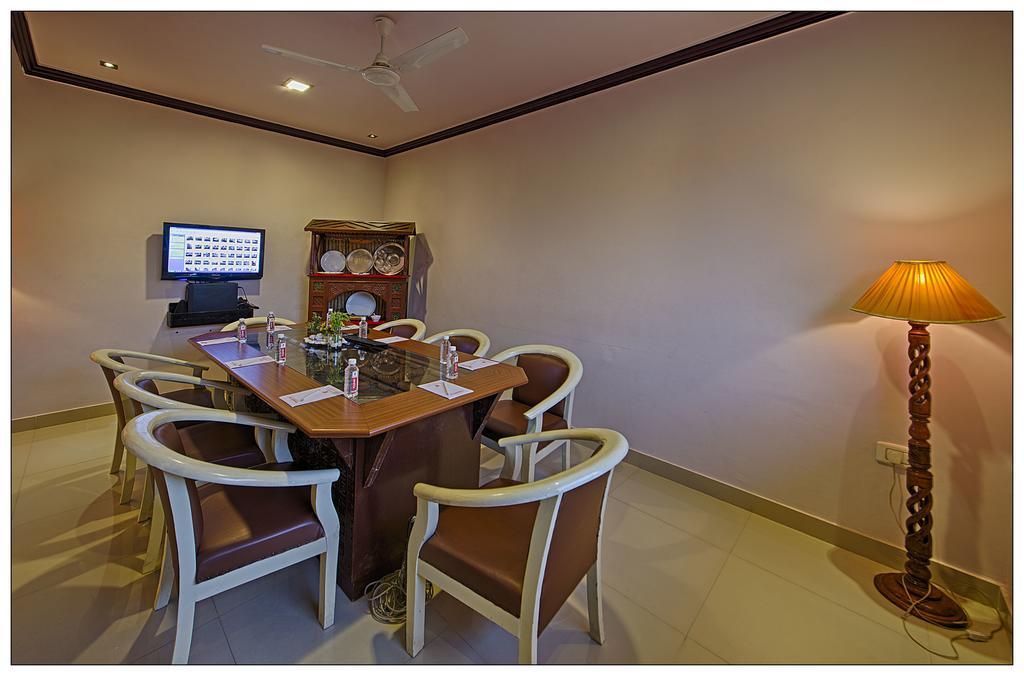 Nirali Dhani Ethnic Heritage Hotel And Resort Джодпур Екстериор снимка