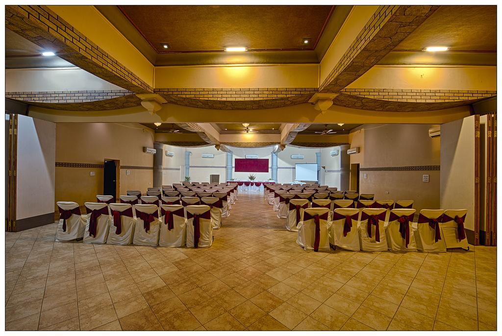 Nirali Dhani Ethnic Heritage Hotel And Resort Джодпур Екстериор снимка