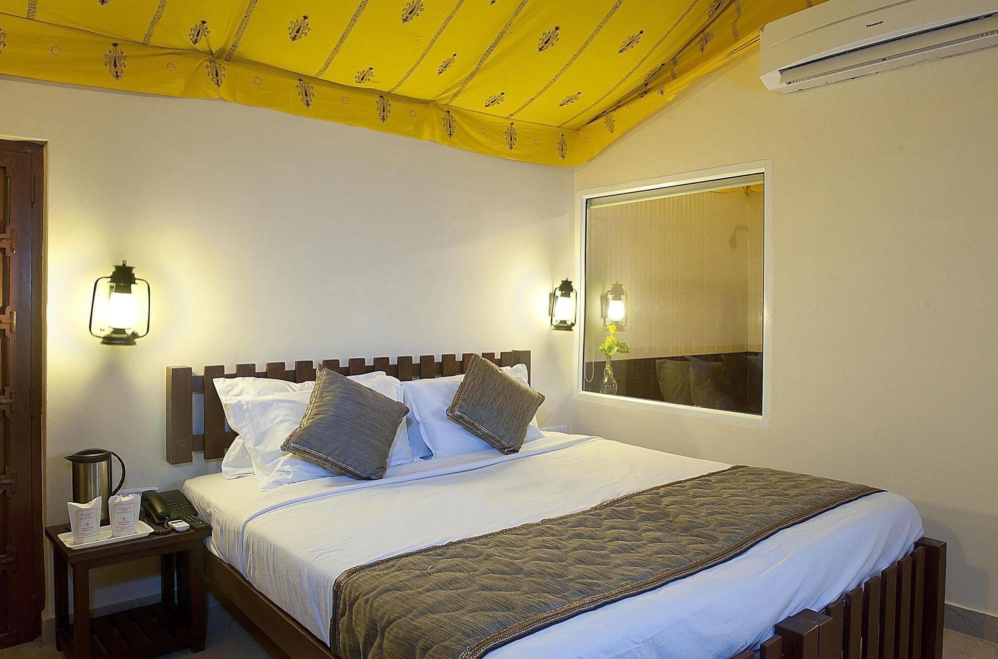 Nirali Dhani Ethnic Heritage Hotel And Resort Джодпур Екстериор снимка