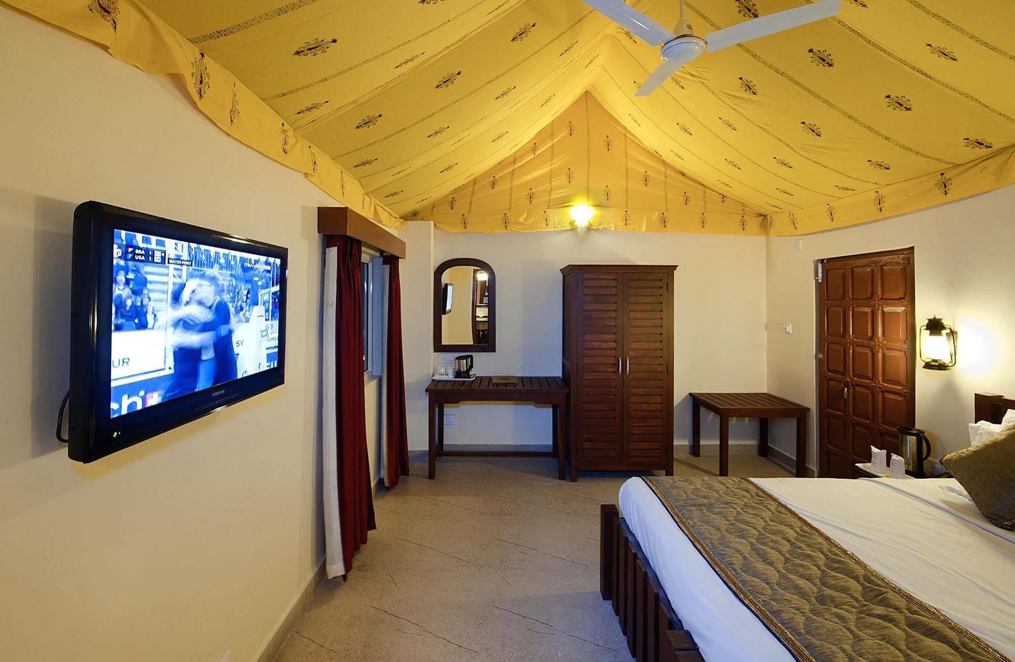 Nirali Dhani Ethnic Heritage Hotel And Resort Джодпур Екстериор снимка