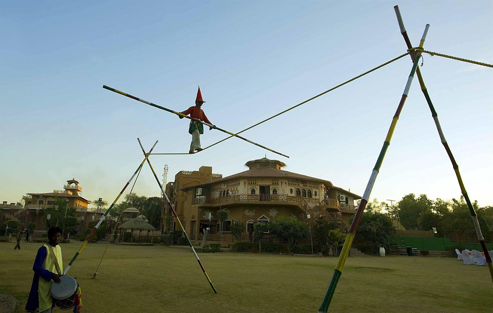 Nirali Dhani Ethnic Heritage Hotel And Resort Джодпур Екстериор снимка